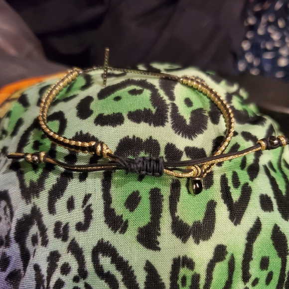 TAJ Adjustable Cubic Zirconia Cross Bracelet BNWOT - Picture 3 of 6